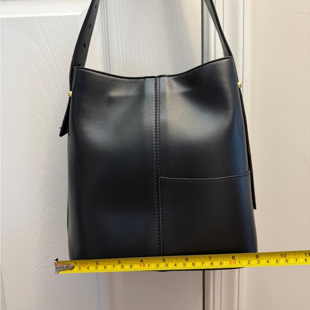 HUNDRED Japan Black Leather Bucket Shoulder Bag Gold Hardware Gancini Lock - Picture 11 of 11
